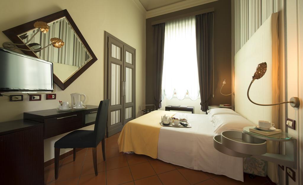 เดอ ลา ปาเช - ชัวร์ โฮเทล คอลเลคชัน บาย เบสต์เวสเทิร์น Hotel ฟลอเรนซ์ ภายนอก รูปภาพ